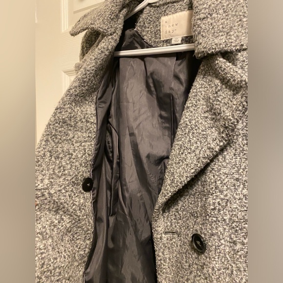 Grey coat - Picture 2 of 3